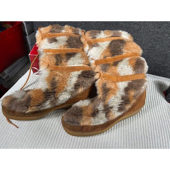 Vintage Shearling Fur Mukluk Boots Womens Size 8 Brown Suede Crepe Wedge Lace Up - Picture 3 of 10